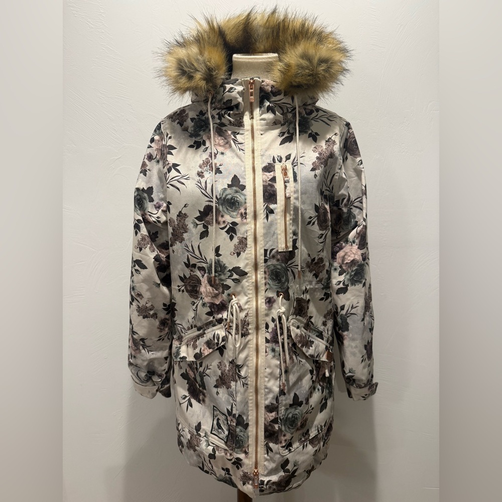 Like New! L1 Premium Goods Snowboarding Jacket - Fairbanks Snow Peony Print